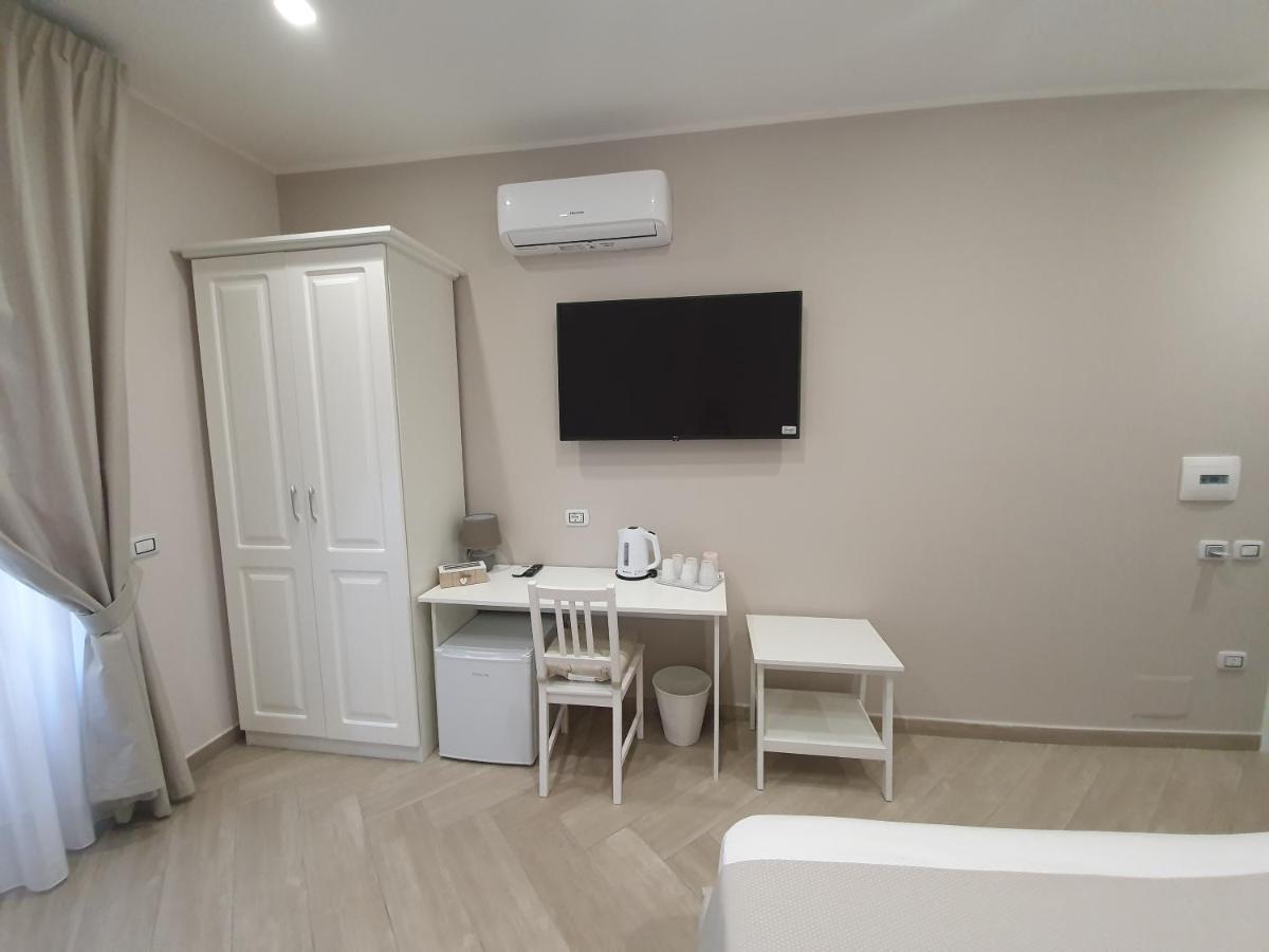 Dimora Costantino Bed & Breakfast Naples Luaran gambar