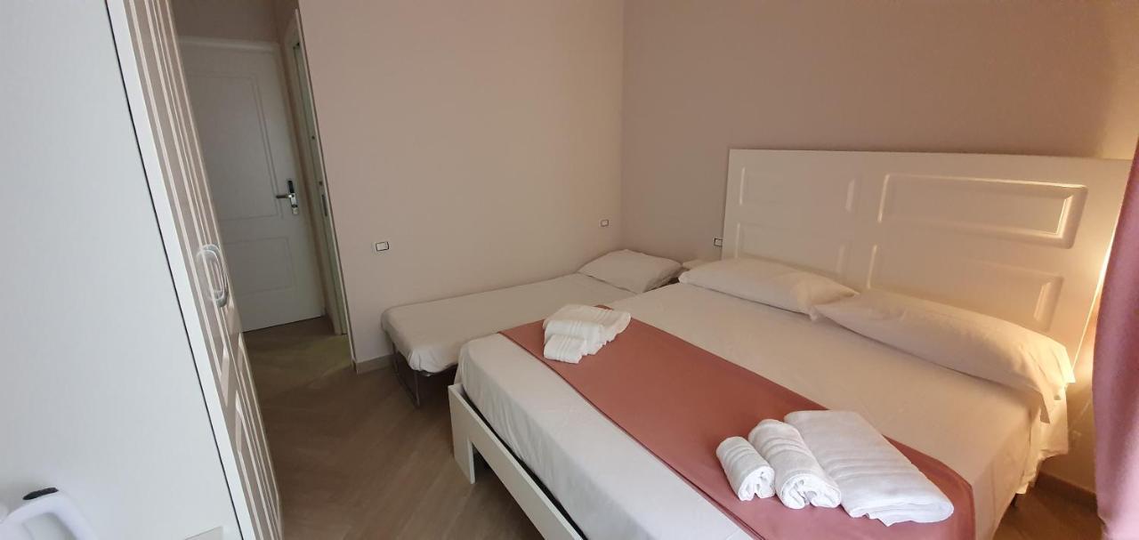 Dimora Costantino Bed & Breakfast Naples Luaran gambar