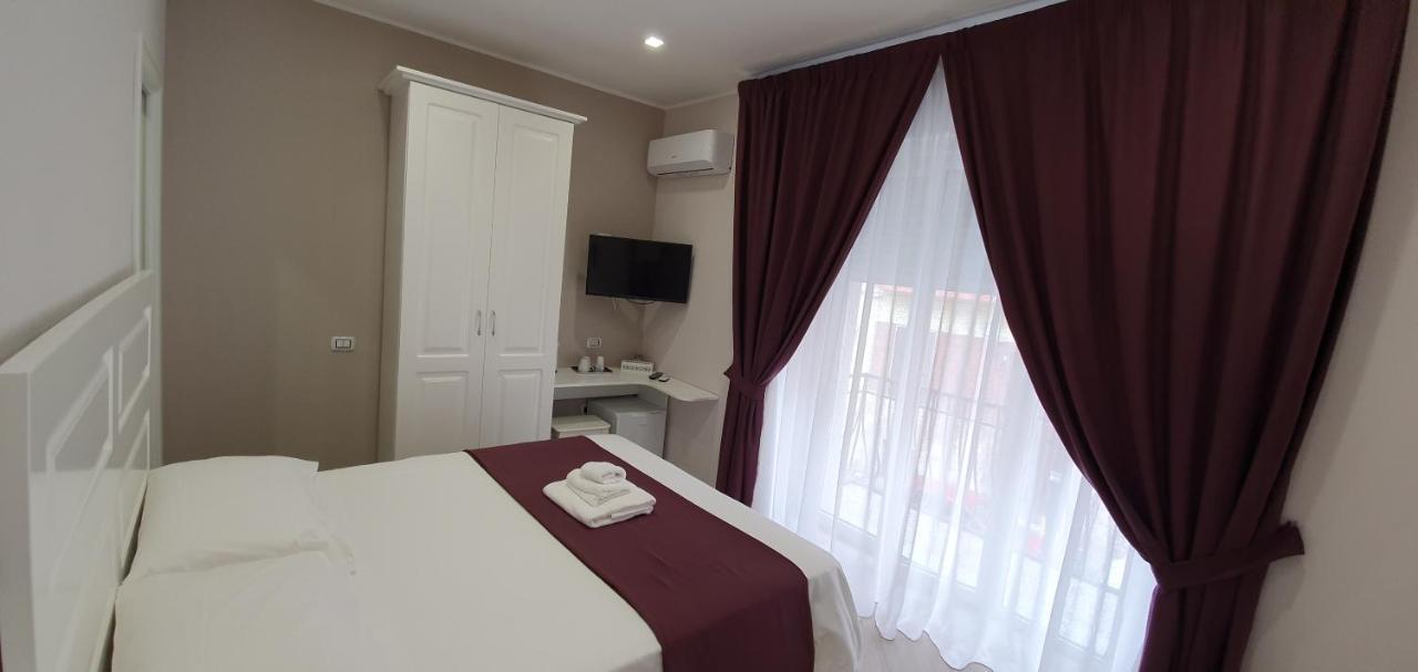 Dimora Costantino Bed & Breakfast Naples Luaran gambar