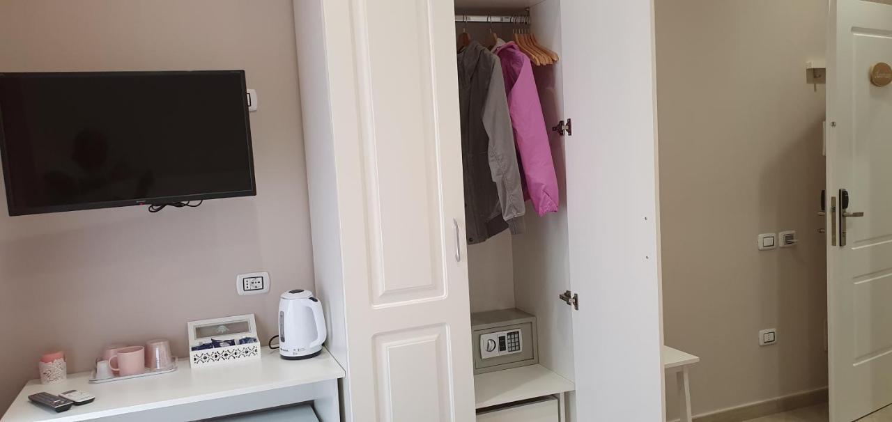 Dimora Costantino Bed & Breakfast Naples Luaran gambar