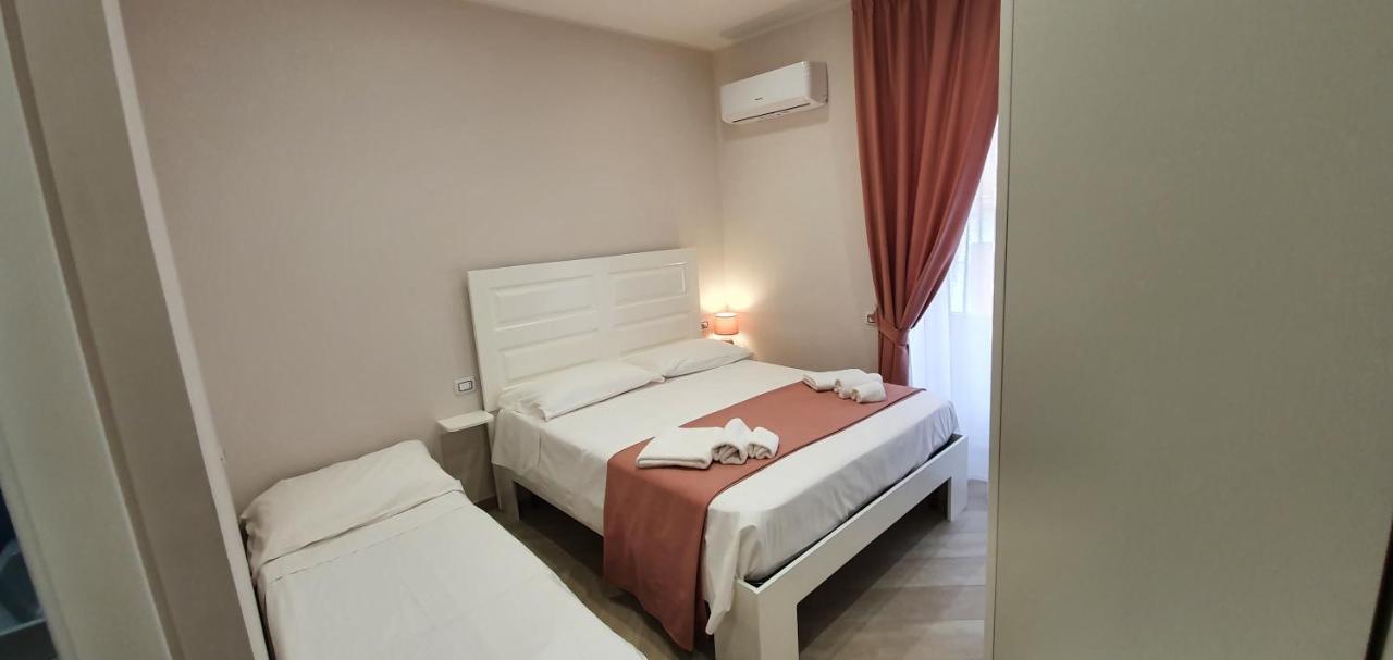 Dimora Costantino Bed & Breakfast Naples Luaran gambar