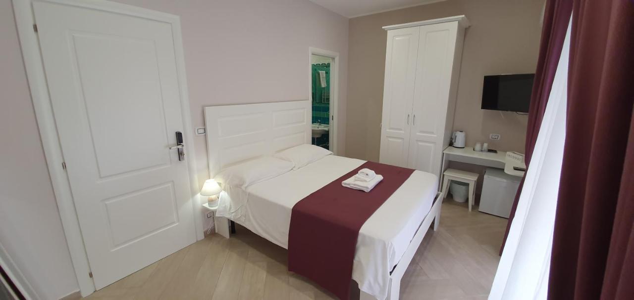 Dimora Costantino Bed & Breakfast Naples Luaran gambar
