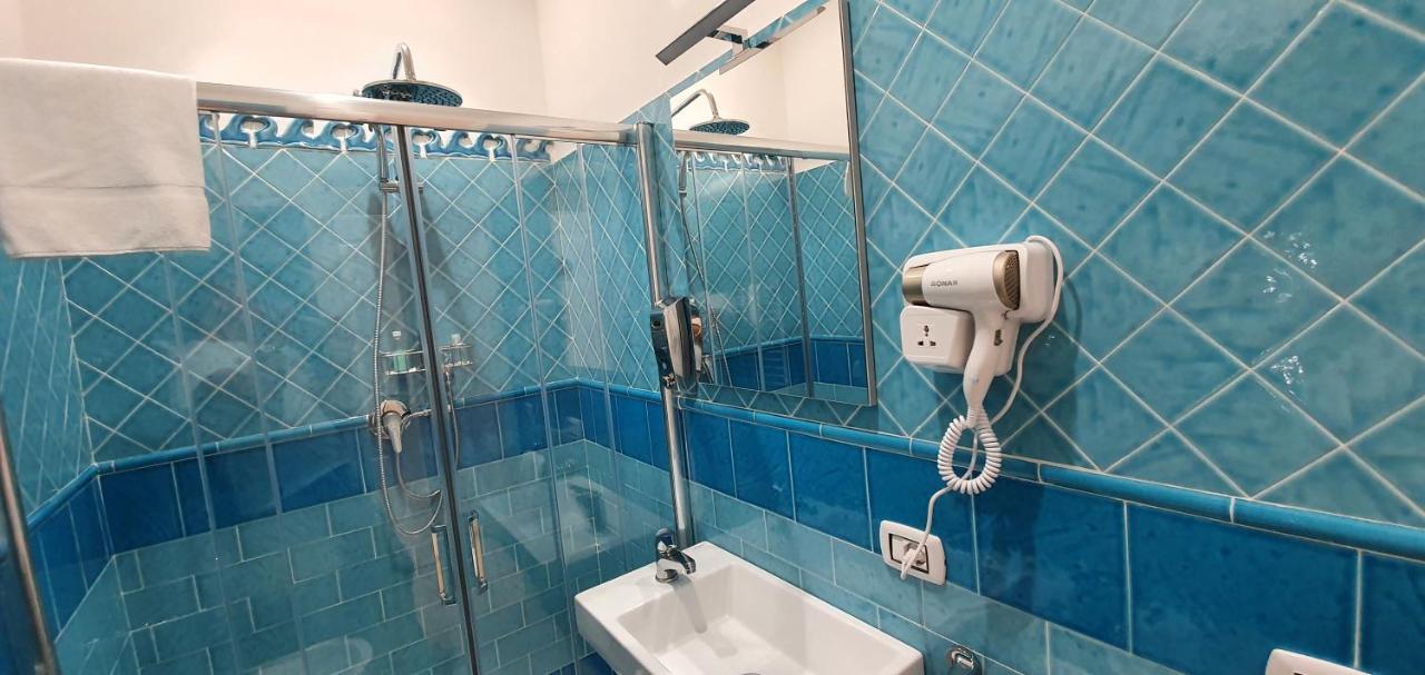 Dimora Costantino Bed & Breakfast Naples Luaran gambar